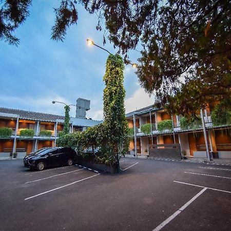 Hotel Nyland Pasteur Бандунг Екстер'єр фото