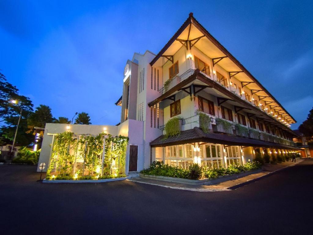 Hotel Nyland Pasteur Бандунг Екстер'єр фото